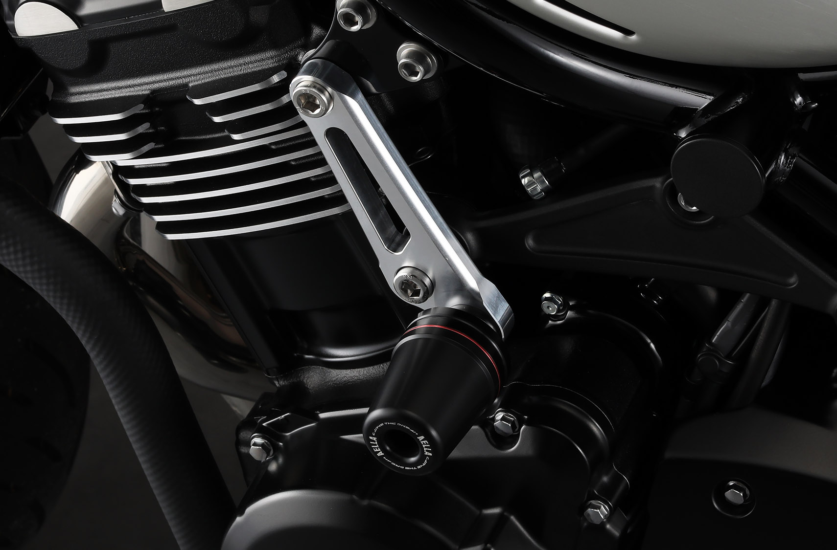 AELLA Frame Slider for Kawasaki Z900RS / Cafe